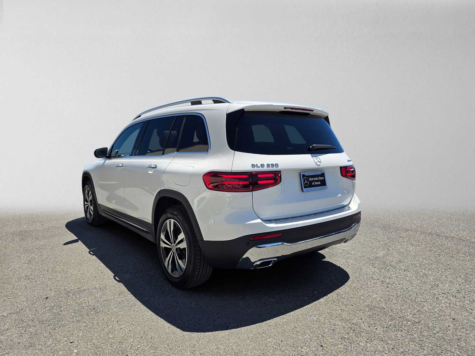 New 2026 Mercedes-Benz GLB 250 4MATIC image 5