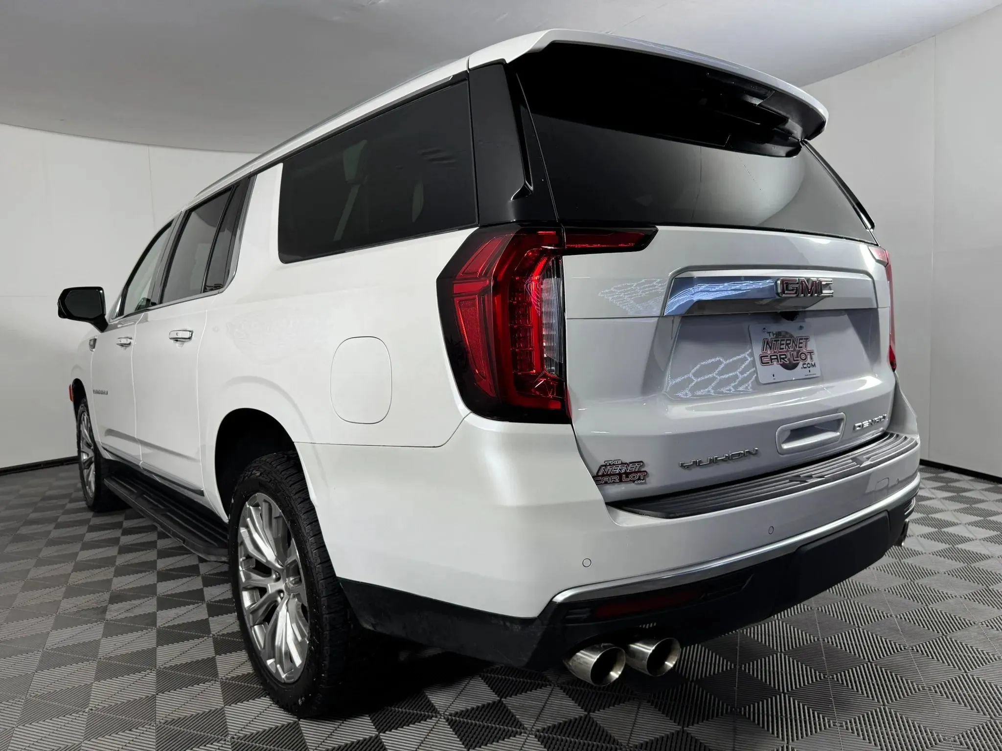 Used 2022 GMC Yukon XL Denali AWD/4WD image 28