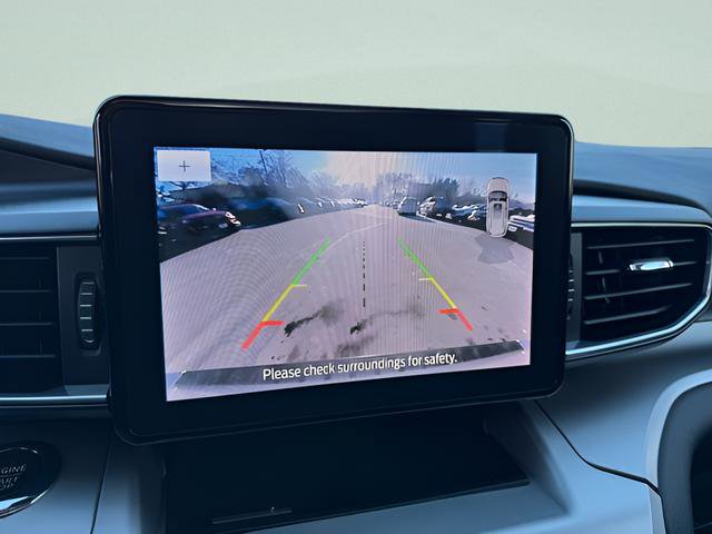 Used 2022 Ford Explorer XLT w/ Equipment Group 202A AWD/4WD image 11