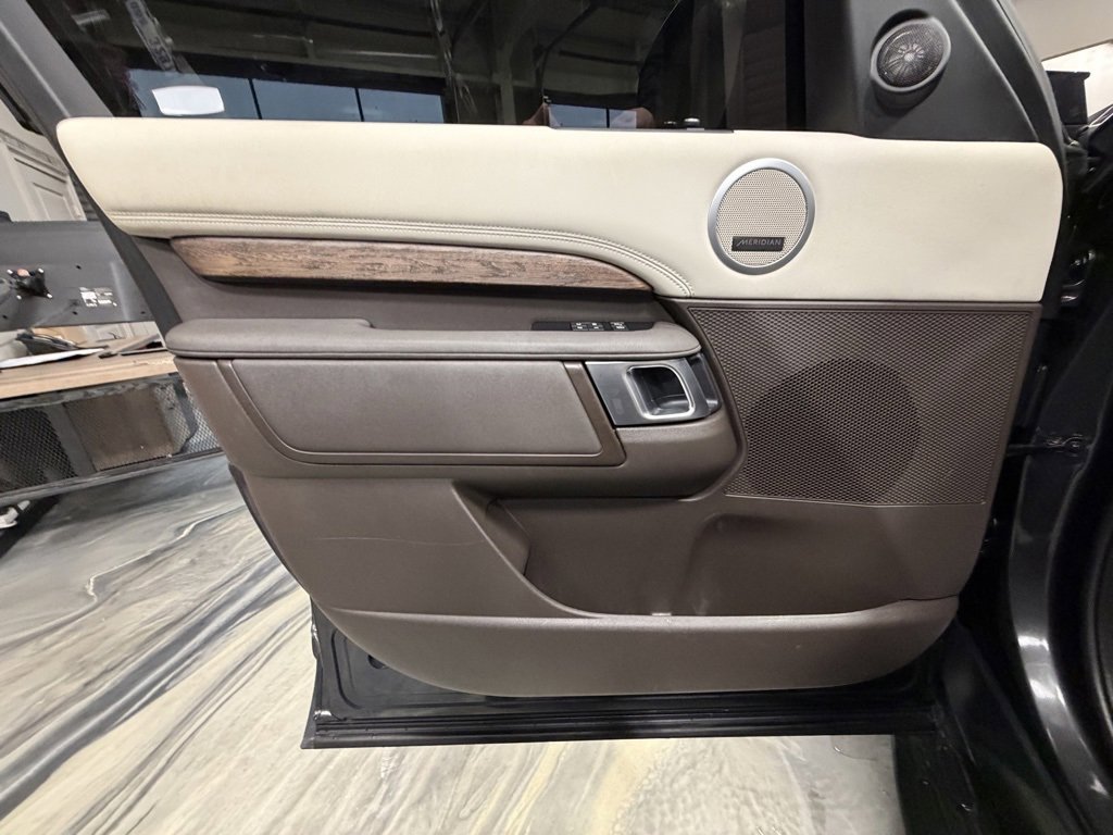Used 2019 Land Rover Discovery HSE image 59