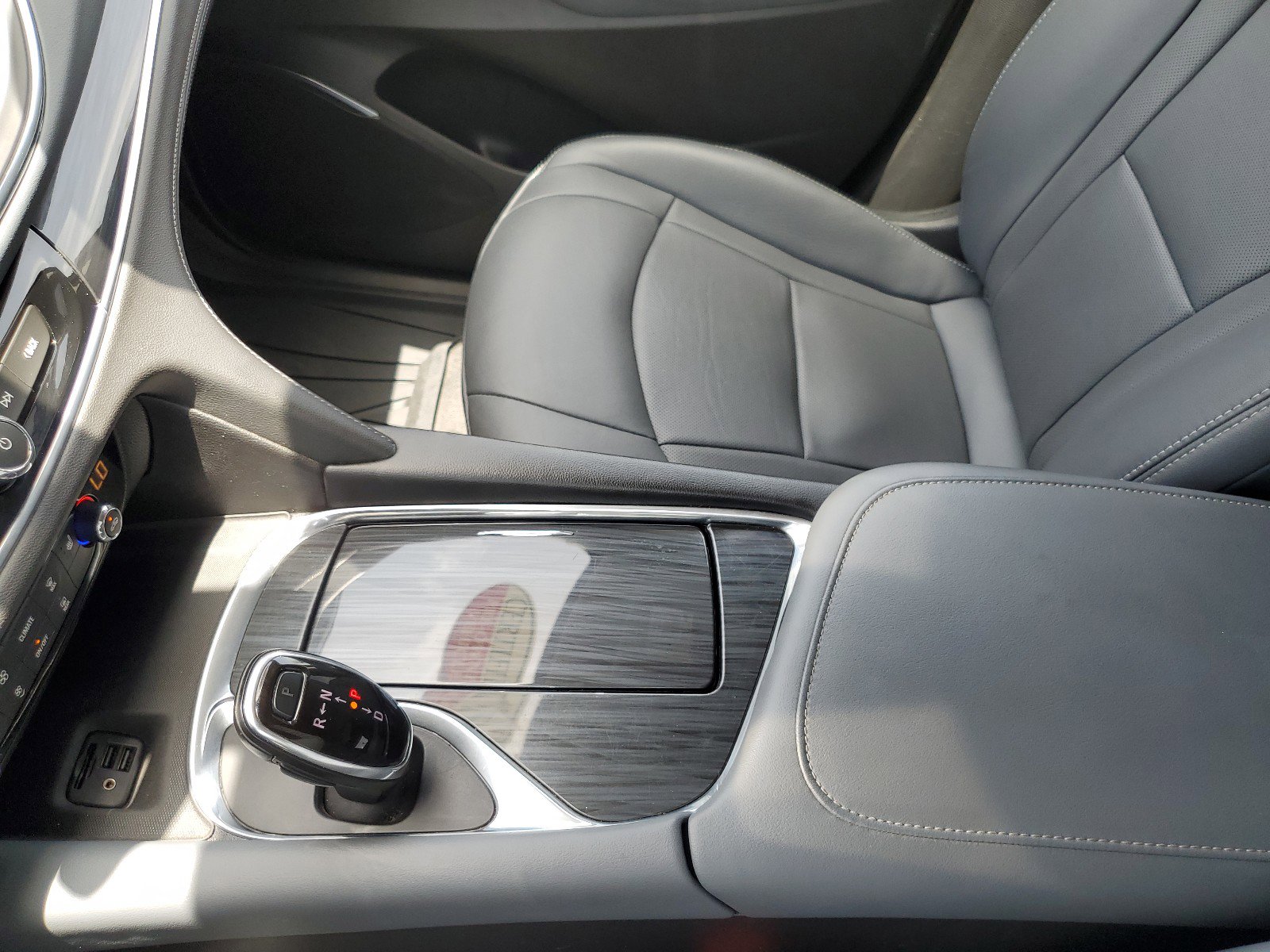 Used 2020 Buick Enclave Essence image 23
