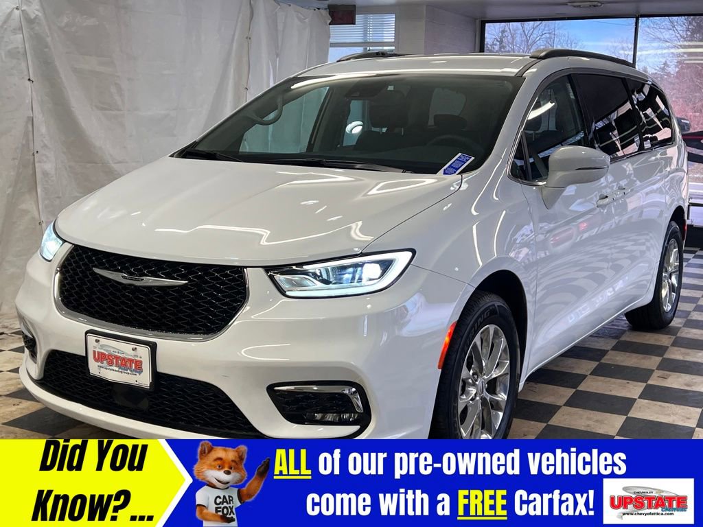 Used 2022 Chrysler Pacifica Touring-L video 2