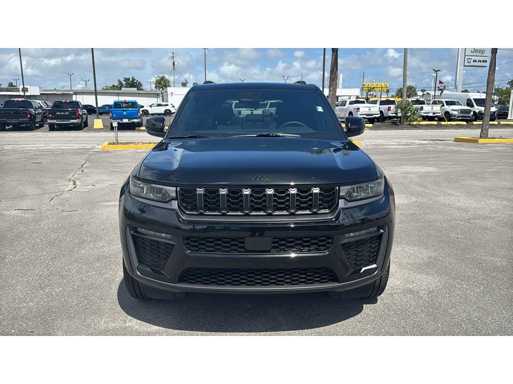 New 2026 Jeep Grand Cherokee Limited w/ Limited Altitude Package RWD image 9