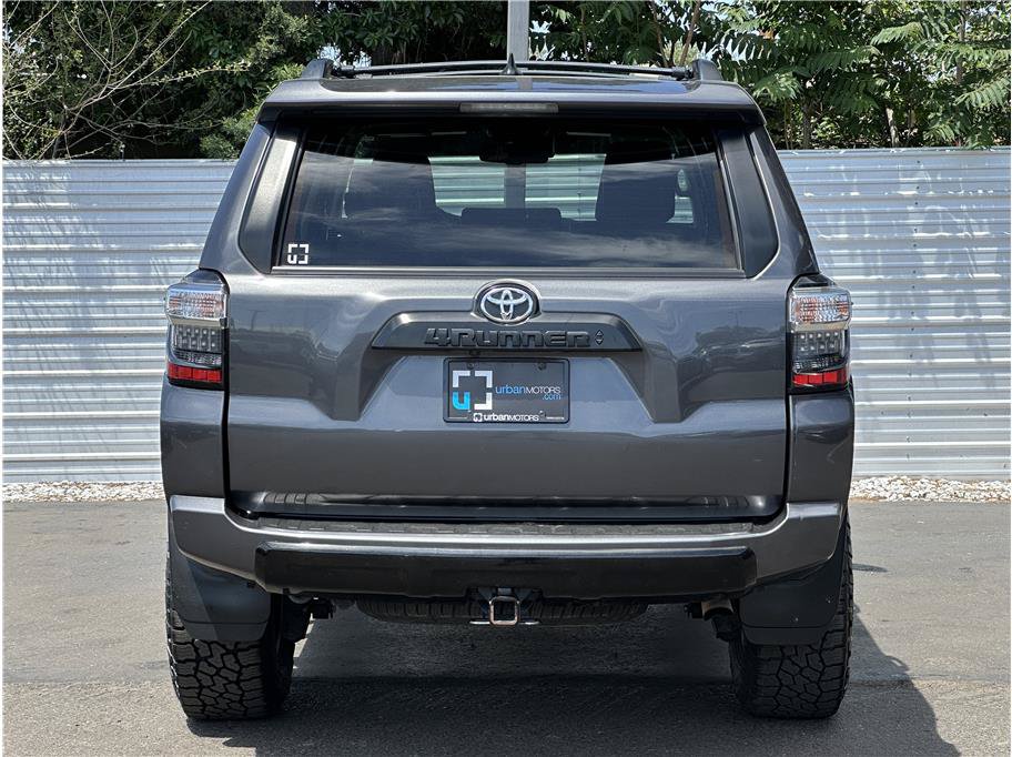 Used 2022 Toyota 4Runner TRD Off-Road Premium AWD/4WD image 11