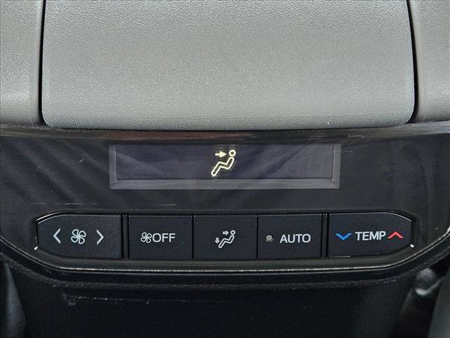 Used 2022 Toyota Highlander LE AWD/4WD image 15