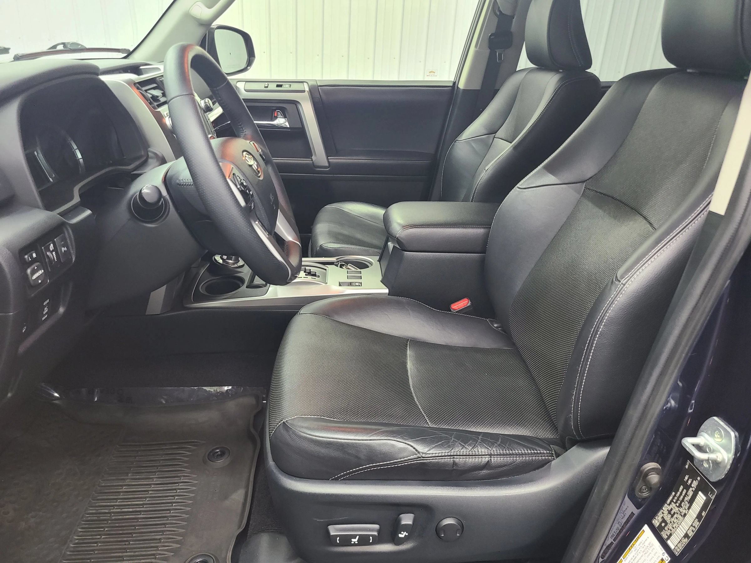 Used 2018 Toyota 4Runner Limited AWD/4WD image 24