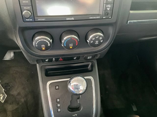 Used 2017 Jeep Patriot Latitude AWD/4WD image 12