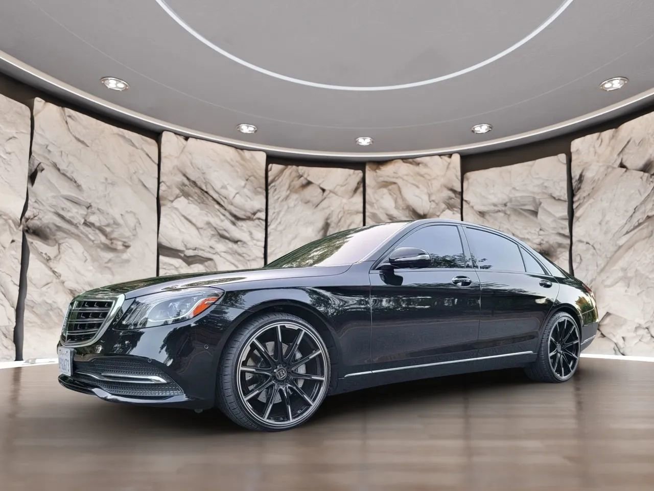 Used 2020 Mercedes-Benz S 560 Sedan image 3