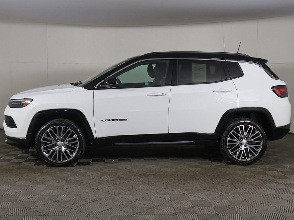 Used 2023 Jeep Compass Limited w/ Elite Group AWD/4WD image 18