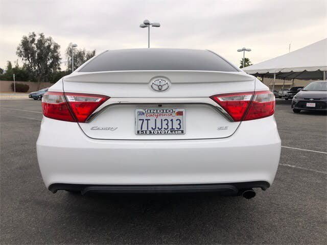 Used 2016 Toyota Camry image 2