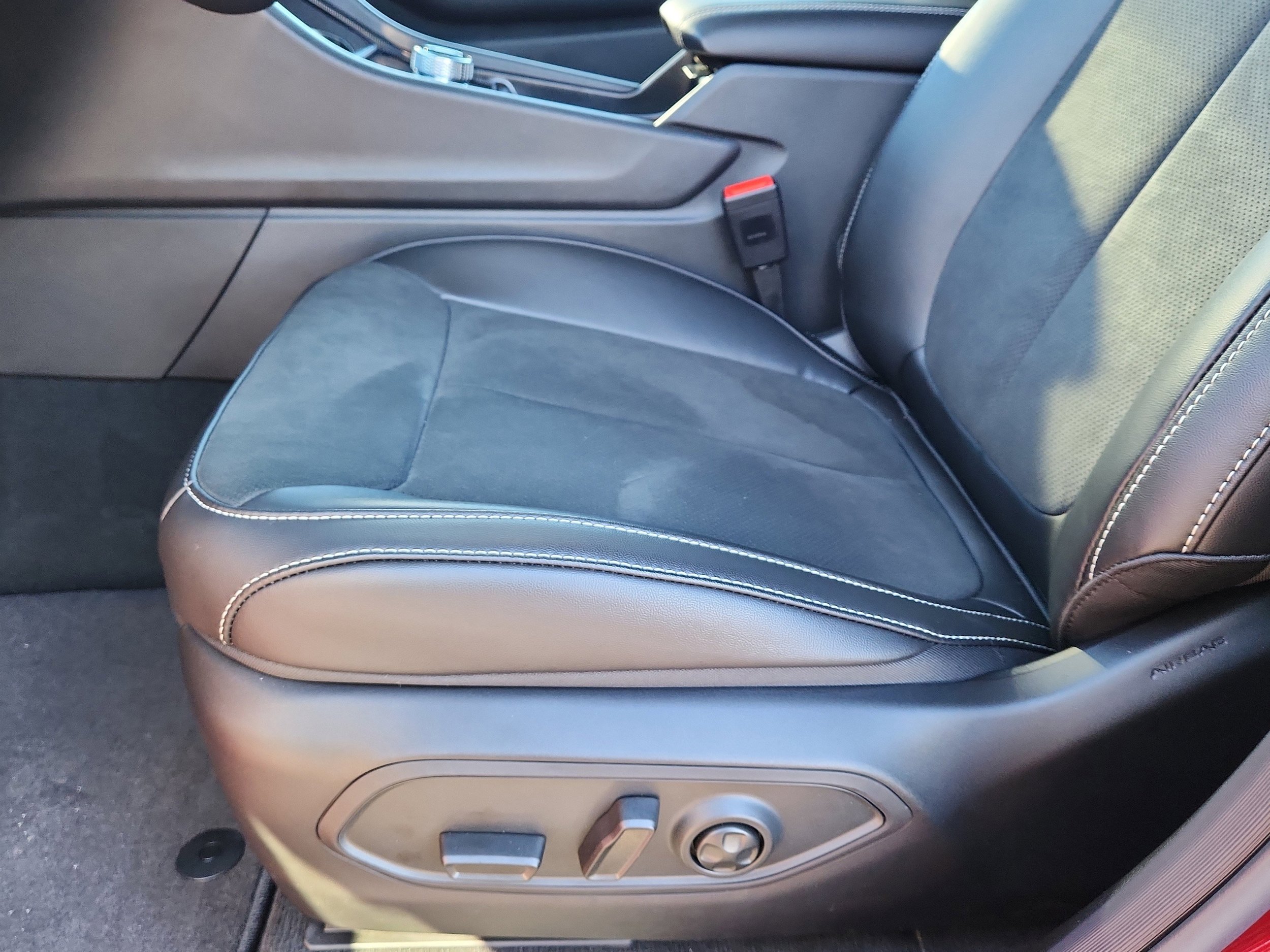 New 2025 Jeep Grand Cherokee Altitude AWD/4WD image 12