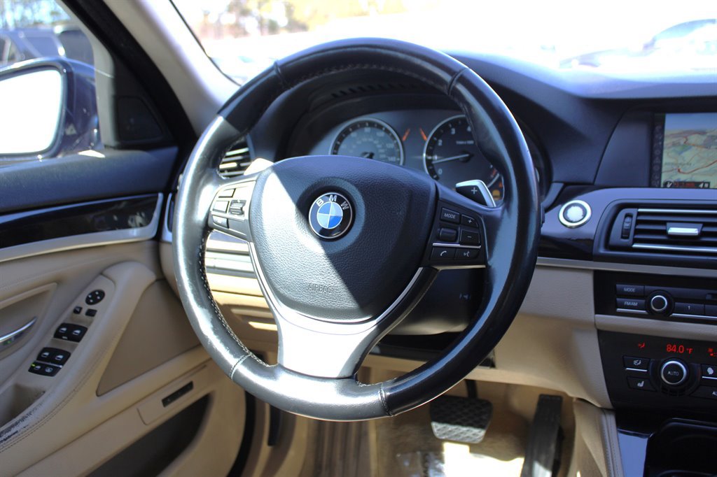 Used 2011 BMW 550i Sedan RWD image 13