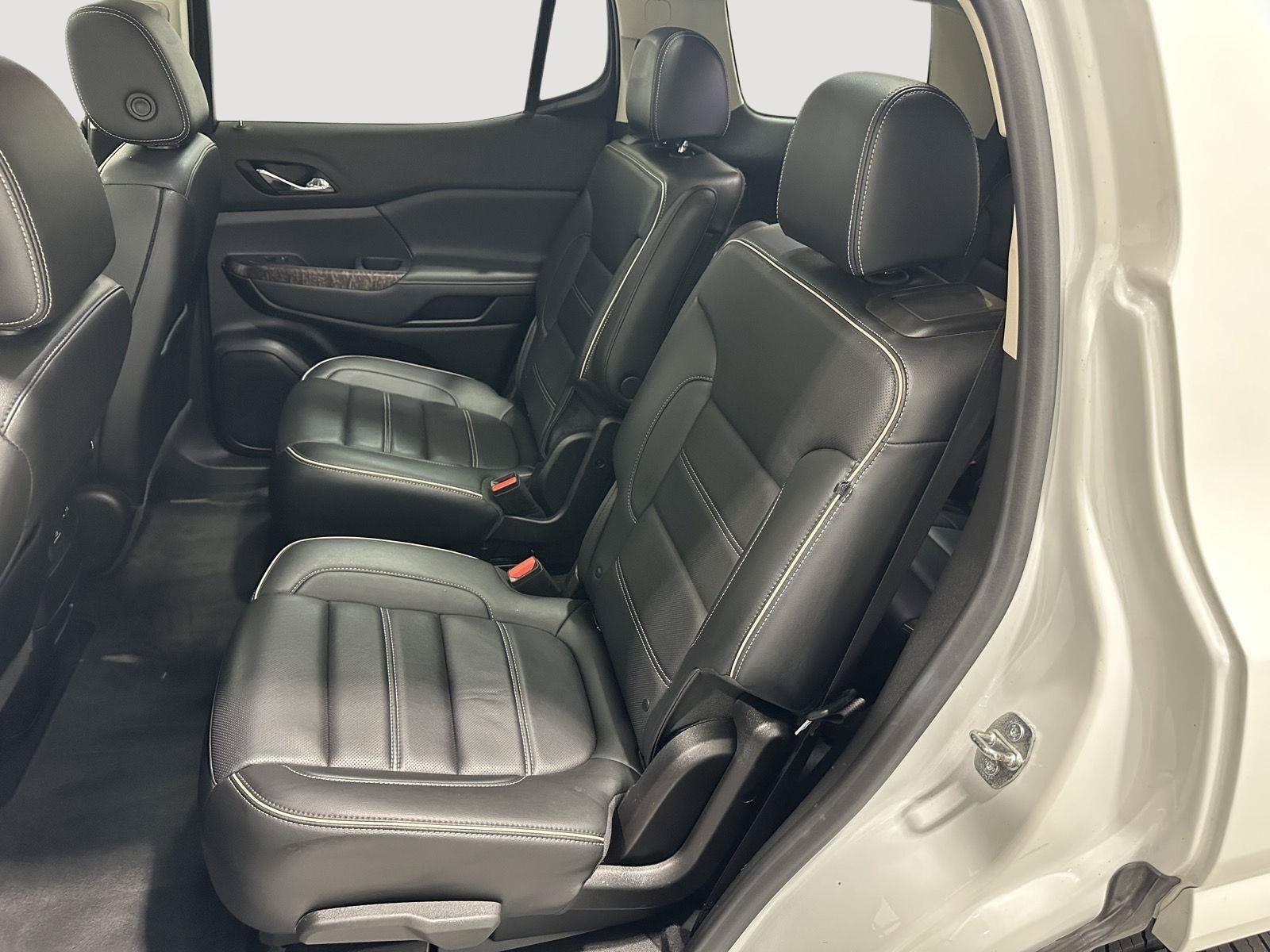 Used 2021 GMC Acadia Denali w/ Denali Technology Package AWD/4WD image 25