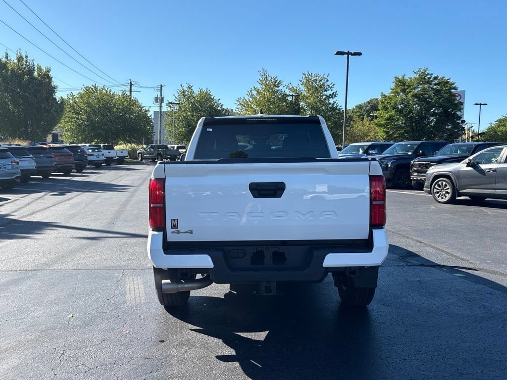 Certified 2024 Toyota Tacoma SR5 AWD/4WD image 6