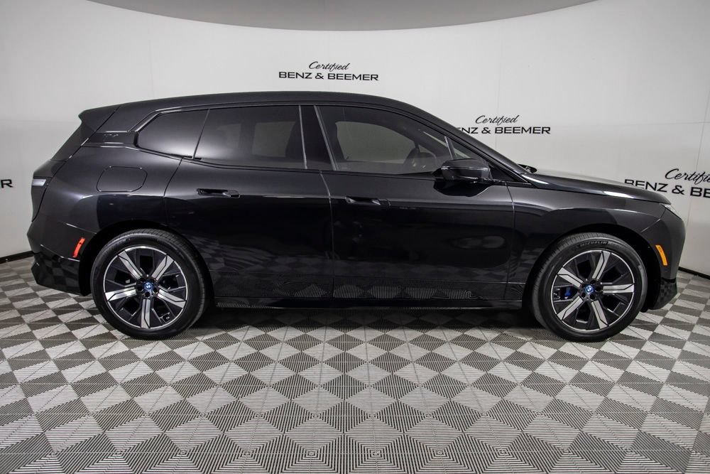 Used 2024 BMW iX xDrive50 w/ Sport Package AWD/4WD image 11