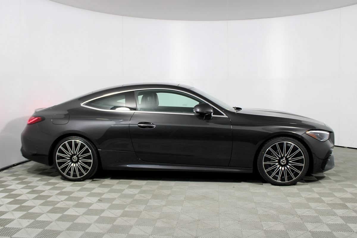 Used 2025 Mercedes-Benz CLE 300 4MATIC Coupe image 33