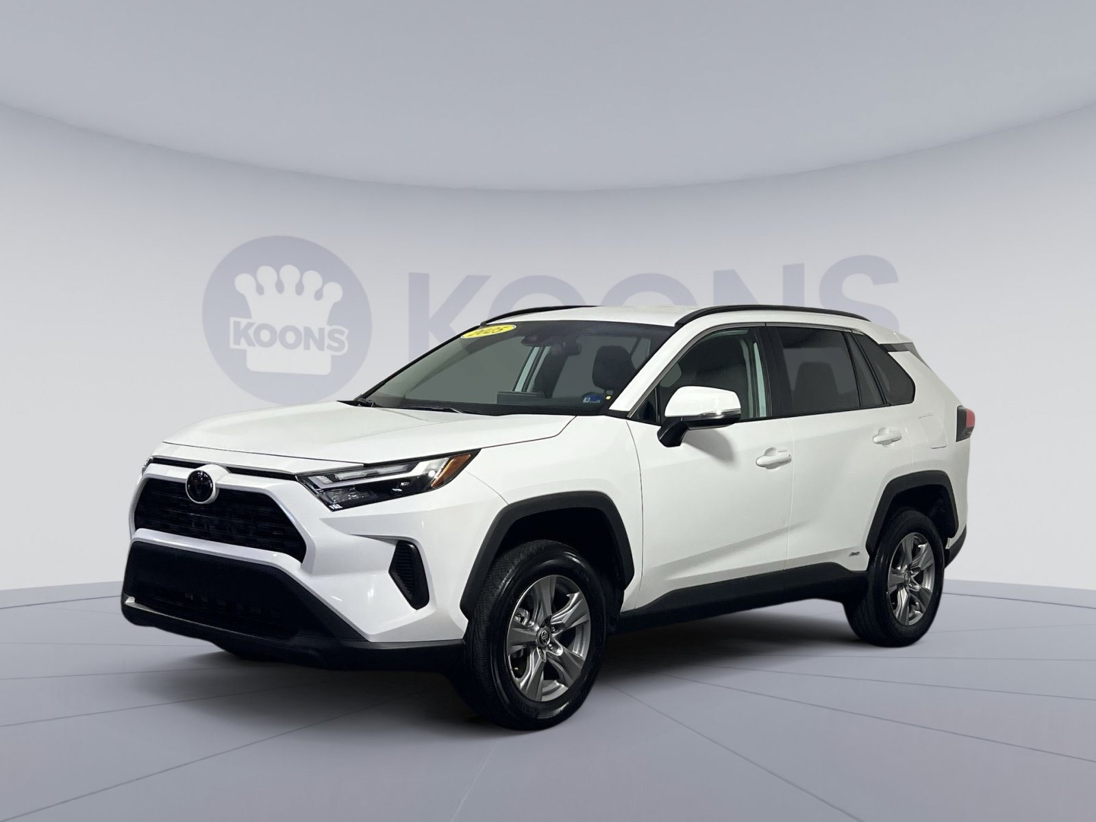 Used 2025 Toyota RAV4 XLE AWD/4WD image 5