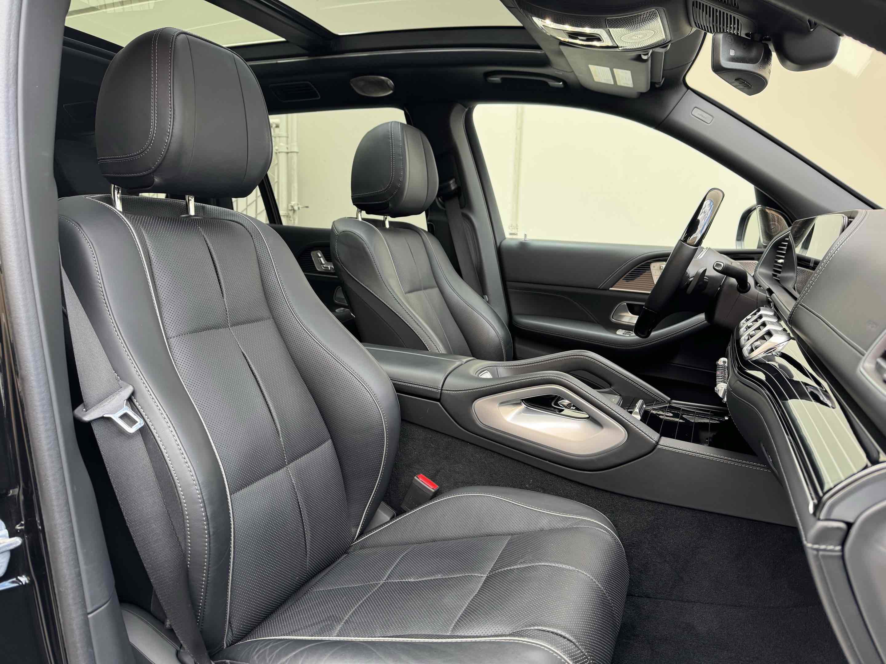 Used 2023 Mercedes-Benz Maybach GLS 600 4MATIC image 30