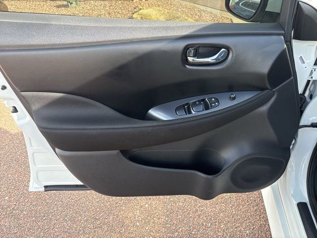 Used 2025 Nissan Leaf S image 18