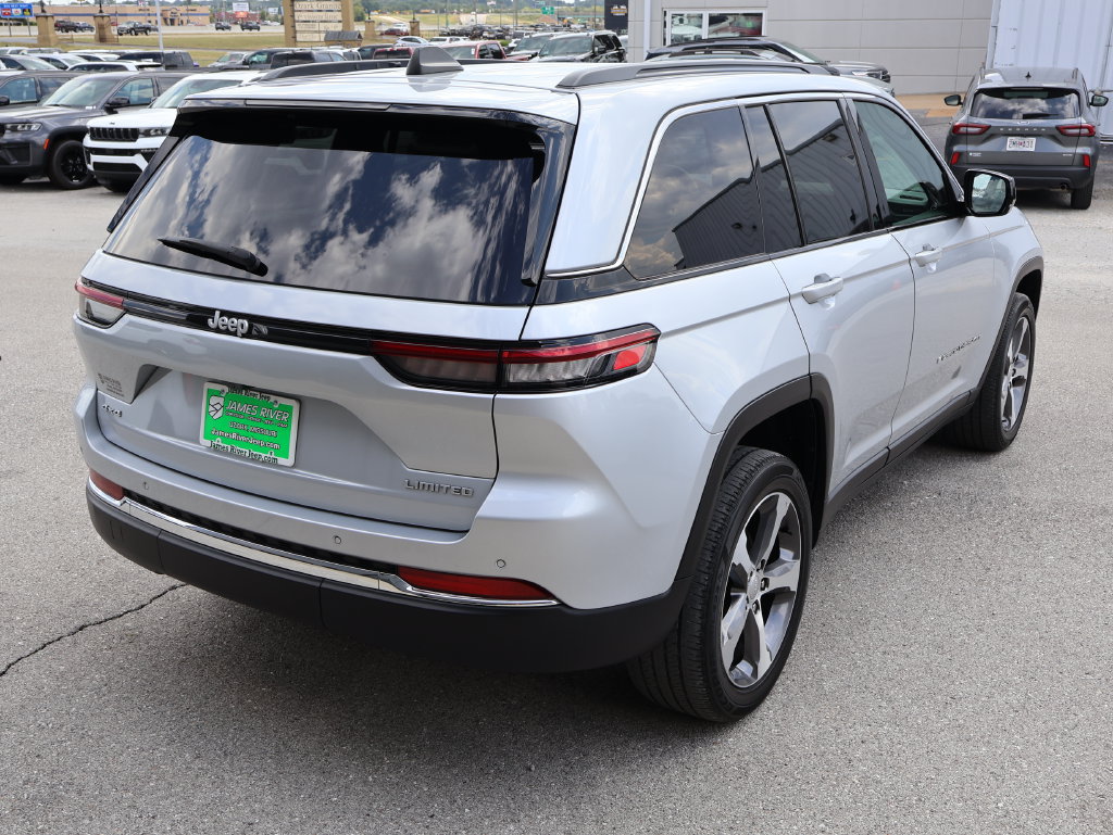 Used 2024 Jeep Grand Cherokee Limited w/ Trailer Tow Package AWD/4WD image 5