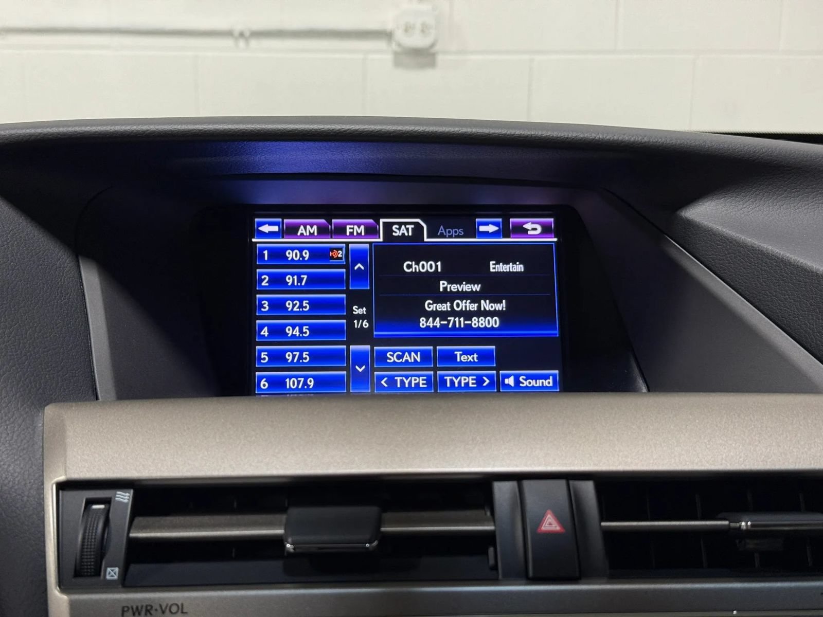 Used 2013 Lexus RX 450h AWD w/ Navigation Pkg image 34