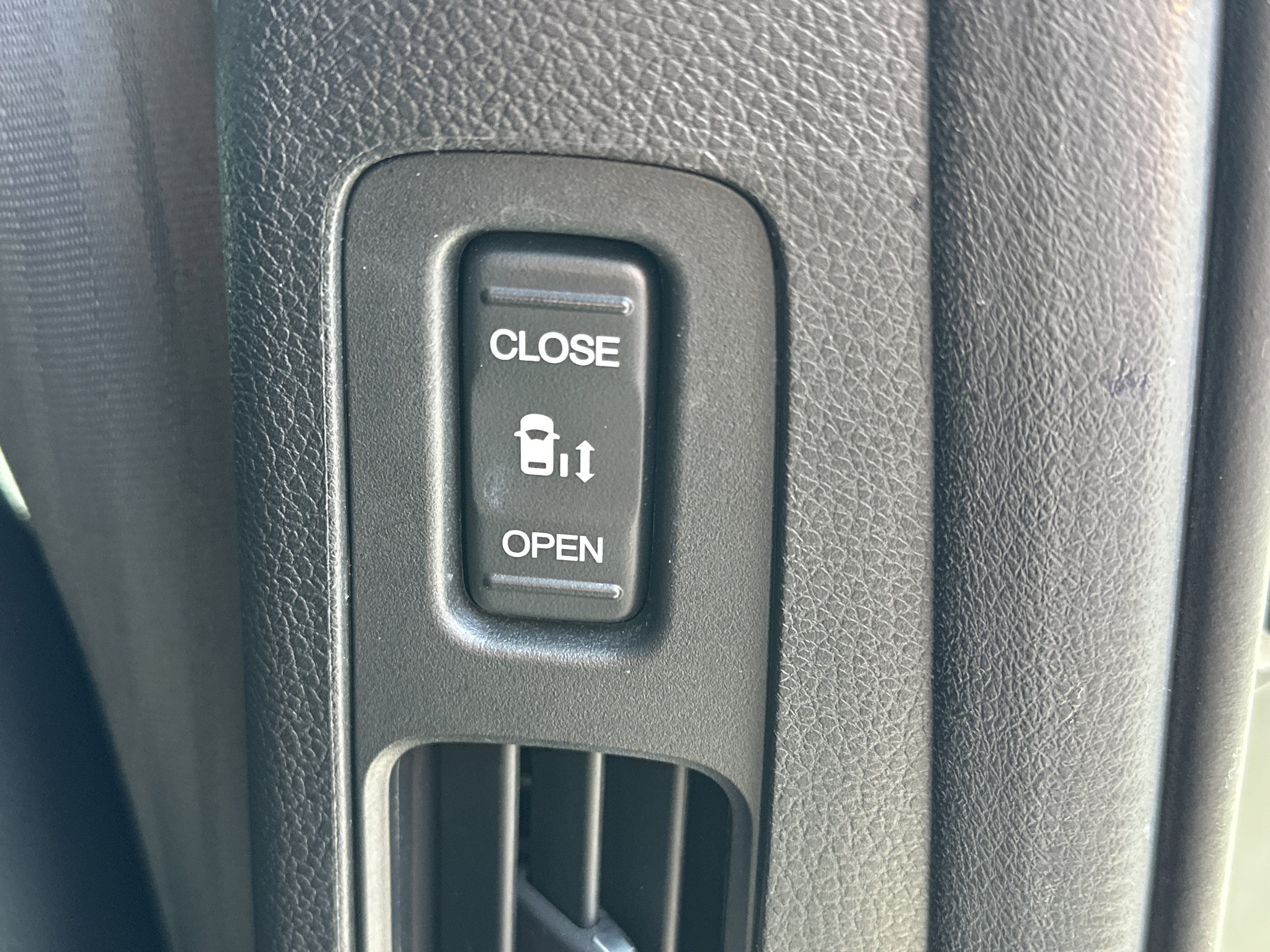 Used 2023 Honda Odyssey Elite image 14