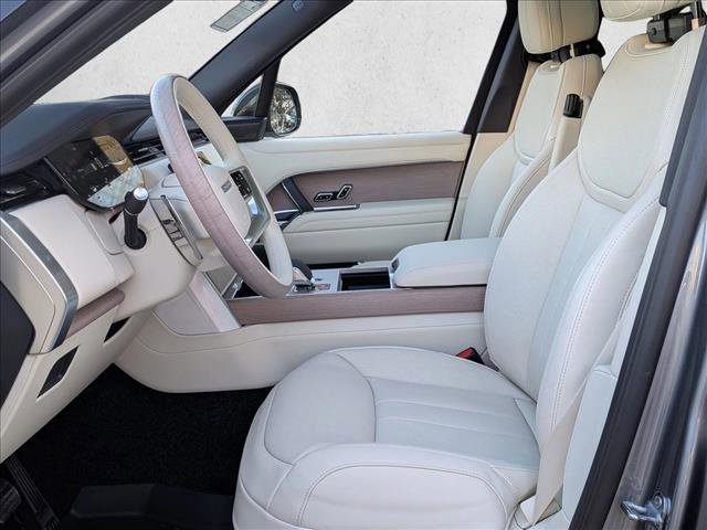 New 2026 Land Rover Range Rover Long Wheelbase SE image 4