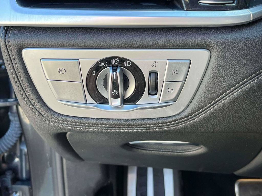 Used 2019 BMW 750i xDrive w/ Executive Package AWD/4WD image 17