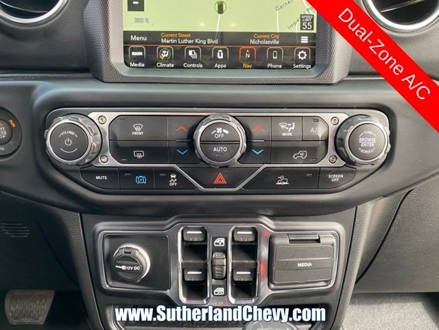 Used 2022 Jeep Wrangler Unlimited Sahara AWD/4WD image 32