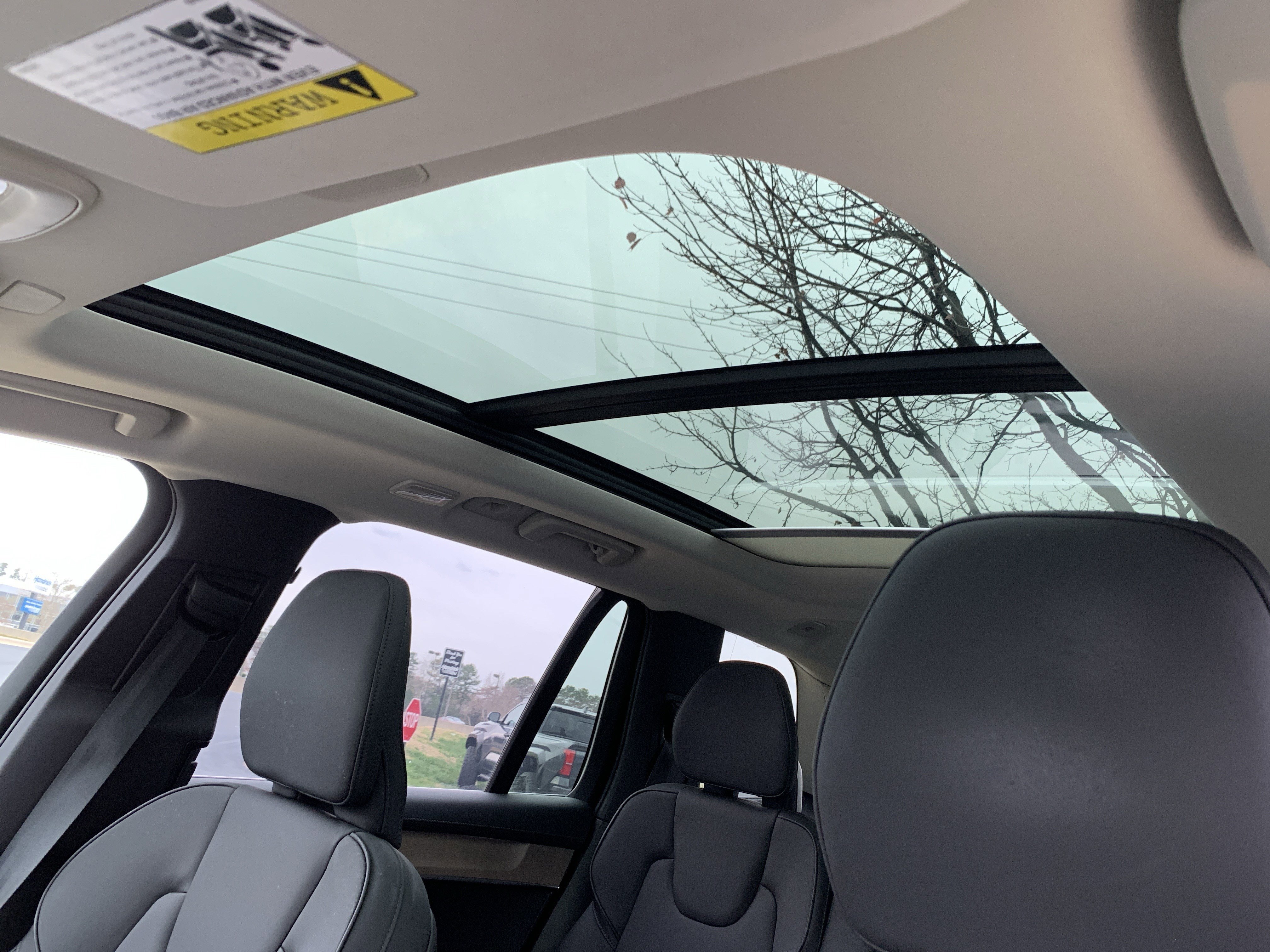 Used 2025 Volvo XC90 B6 Plus image 28