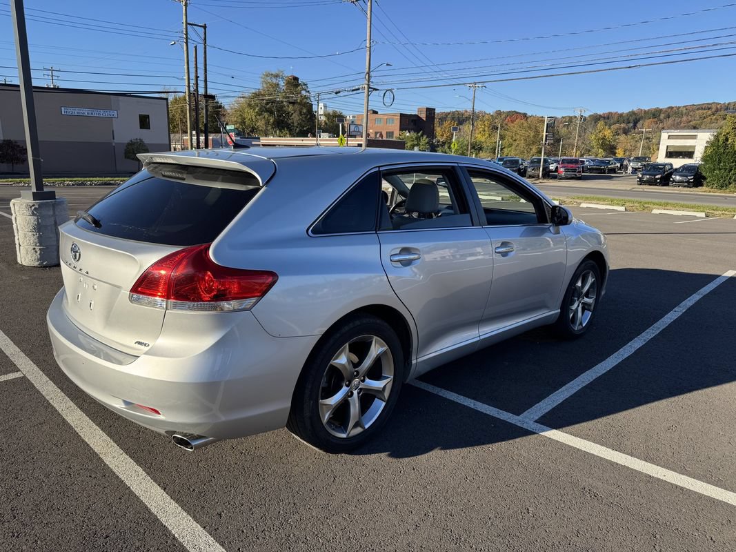 Used 2010 Toyota Venza AWD w/ Comfort Pkg image 7