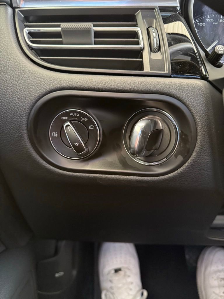 Used 2024 Porsche Macan image 28