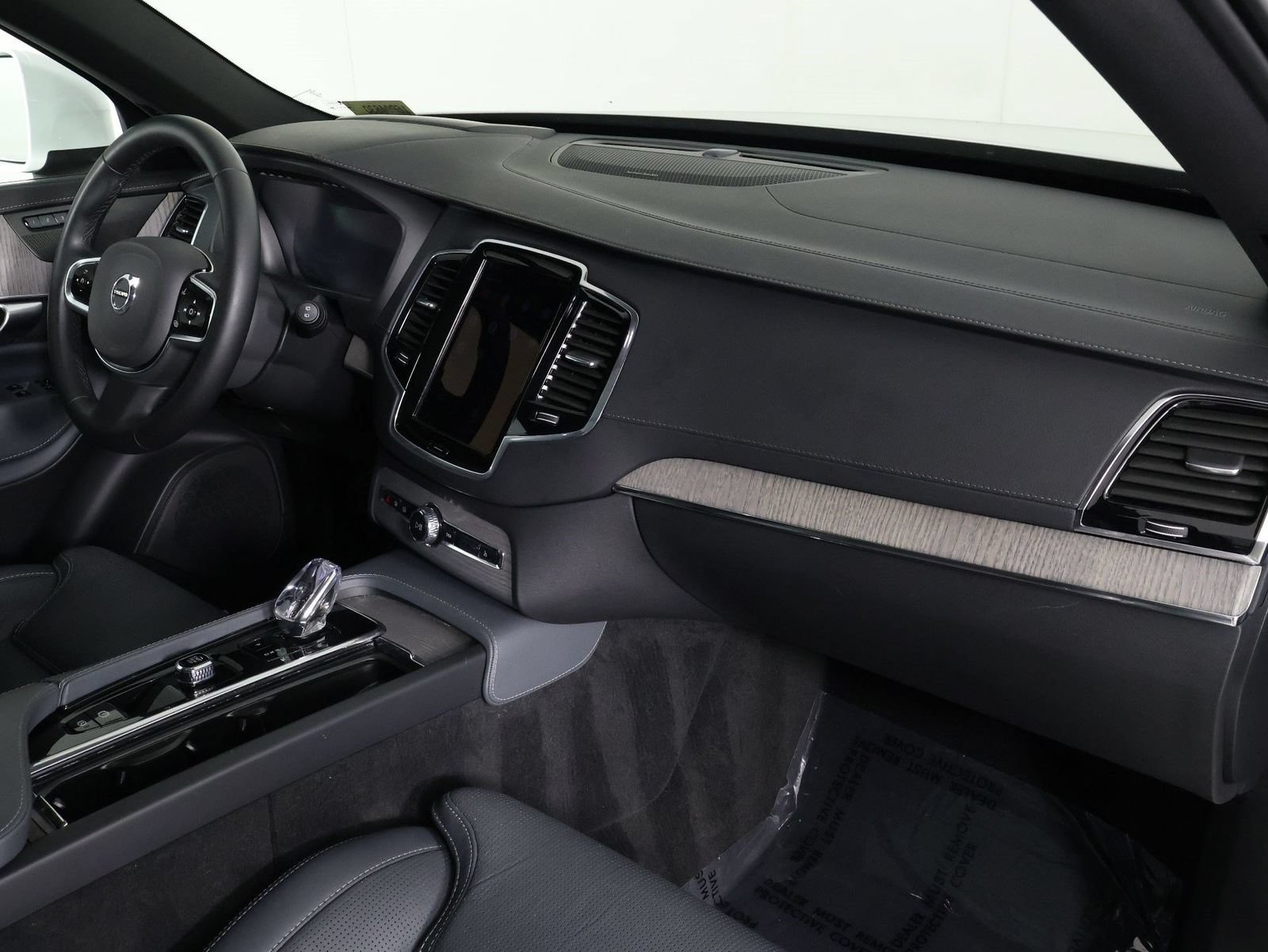 Certified 2023 Volvo XC90 T8 Ultimate AWD/4WD image 22