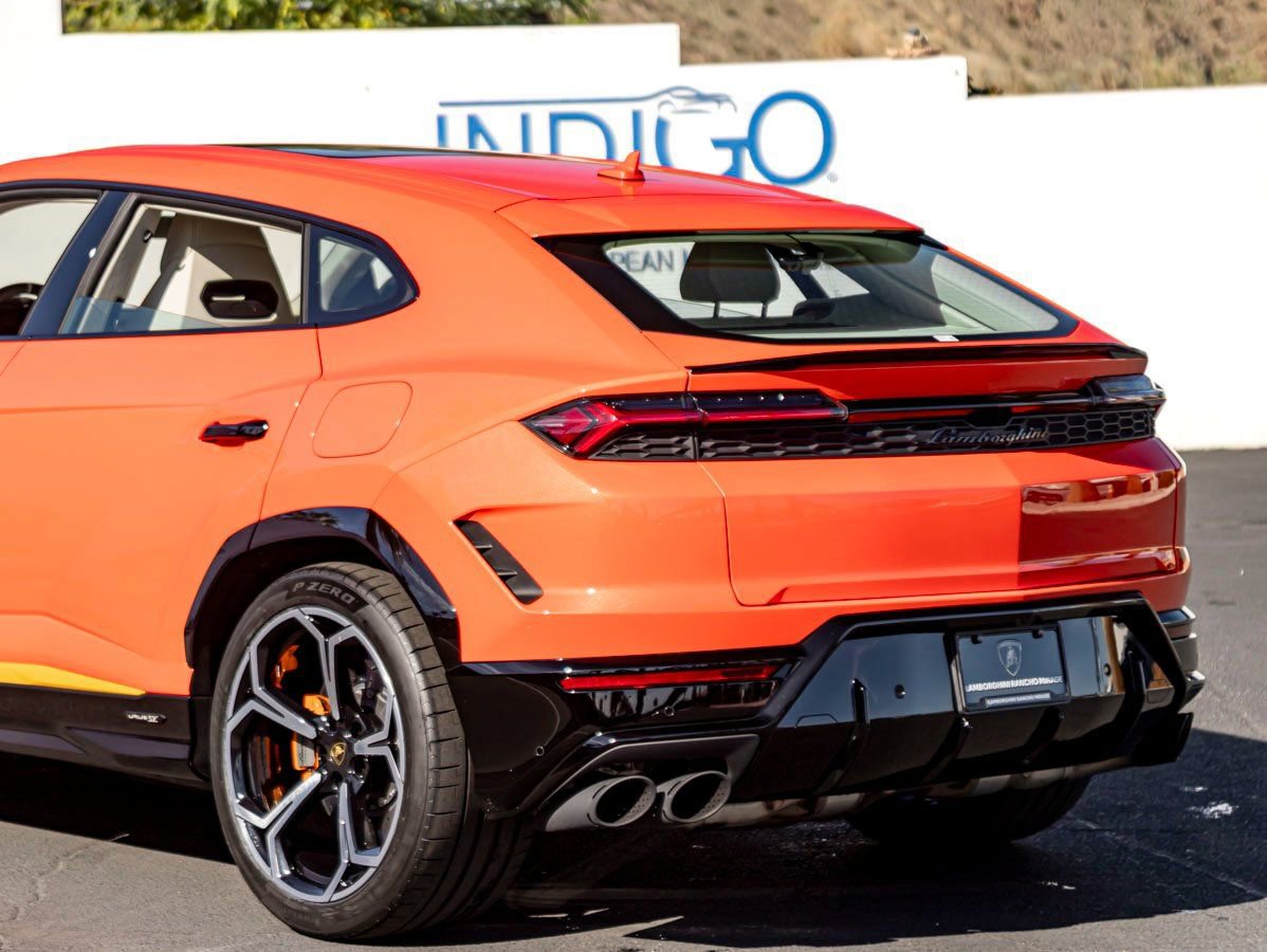 Used 2025 Lamborghini Urus SE image 10