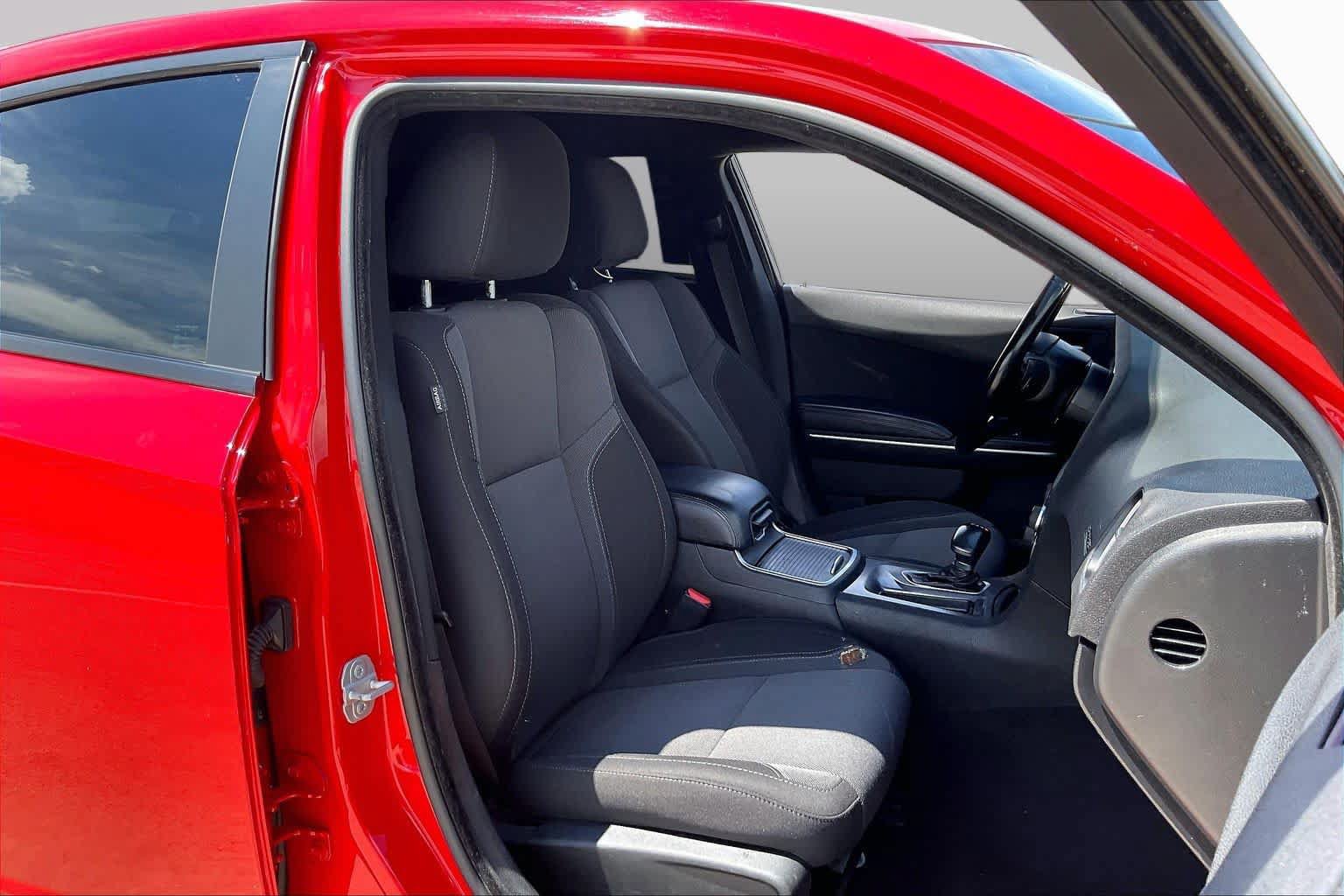 Used 2022 Dodge Charger SXT RWD image 9