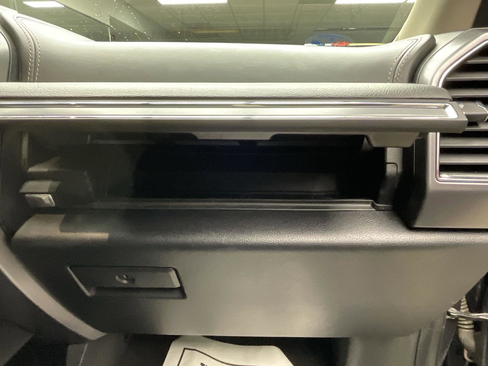 Used 2021 Ford Expedition Platinum image 10