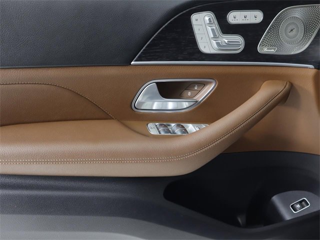 Used 2024 Mercedes-Benz GLS 450 4MATIC image 11