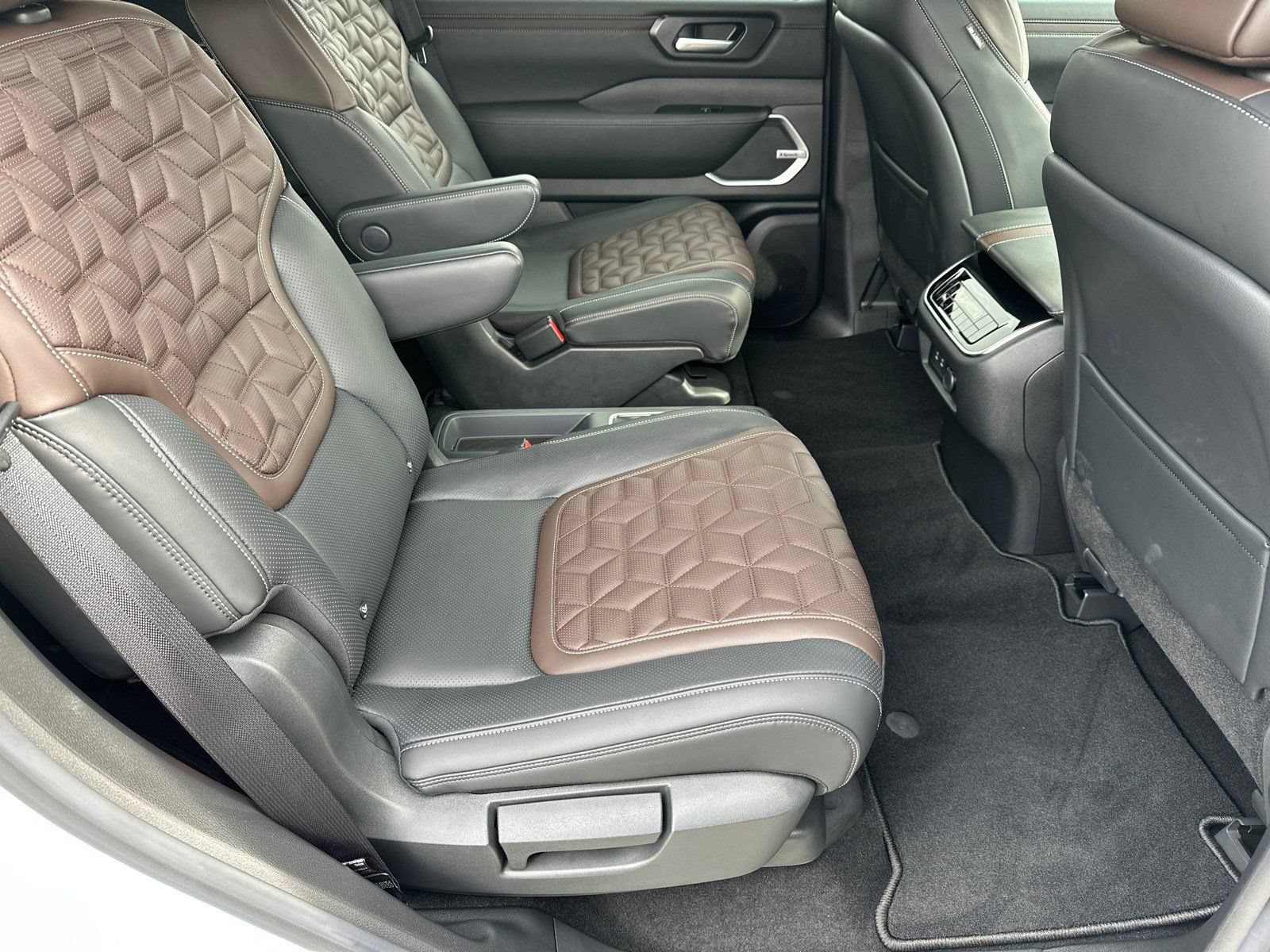 New 2026 Nissan Armada Platinum Reserve RWD image 16