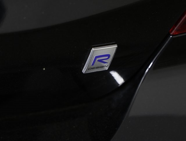 Used 2020 Volvo S60 T6 R-Design image 6