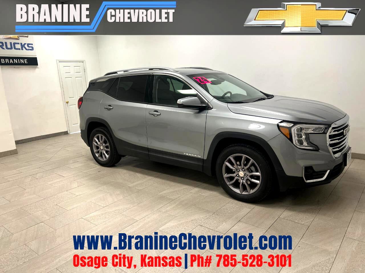 Used 2024 GMC Terrain SLT image 1