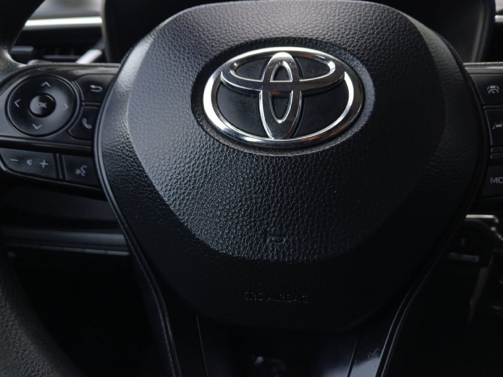 Used 2023 Toyota Corolla LE FWD image 5