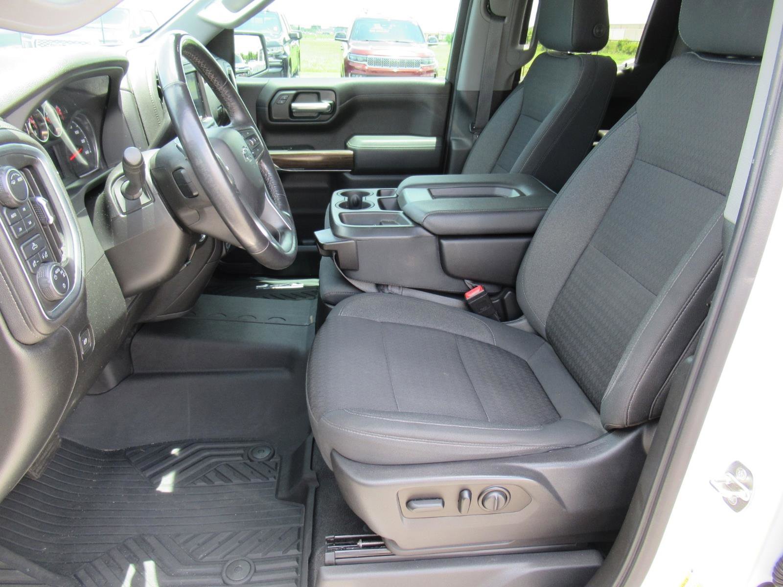 Used 2021 Chevrolet Silverado 1500 LT AWD/4WD image 19