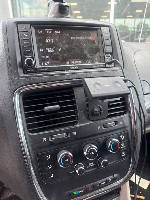 Used 2016 Dodge Grand Caravan SXT w/ Rear Park Assist Package FWD image 21