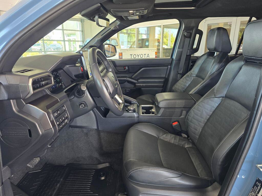 Certified 2025 Toyota 4Runner TRD Off-Road Premium AWD/4WD image 18