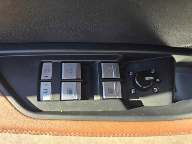 Used 2024 Audi Q8 e-tron Premium Plus image 25