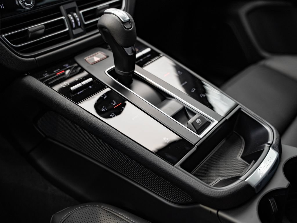 New 2026 Porsche Macan AWD/4WD image 34