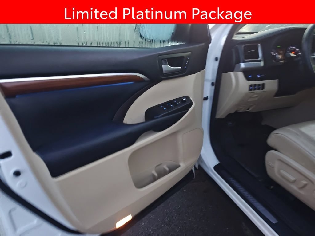 Used 2018 Toyota Highlander Limited Platinum AWD/4WD image 6