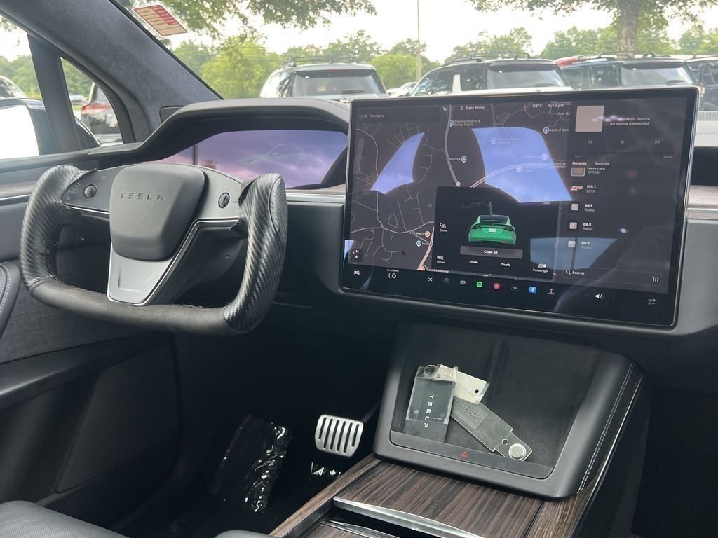 Used 2023 Tesla Model X AWD/4WD image 3