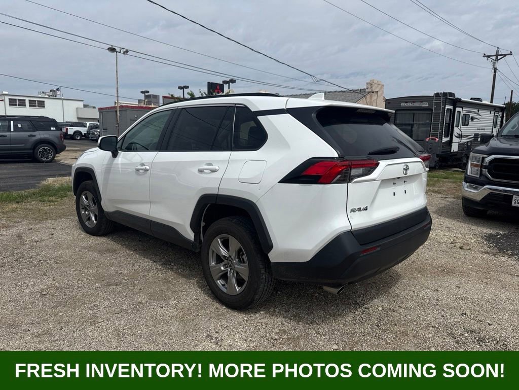 Used 2024 Toyota RAV4 XLE FWD image 4