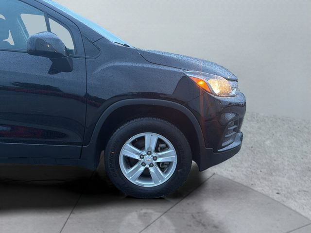 Used 2020 Chevrolet Trax LS w/ Tint and Cruise Package AWD/4WD image 33